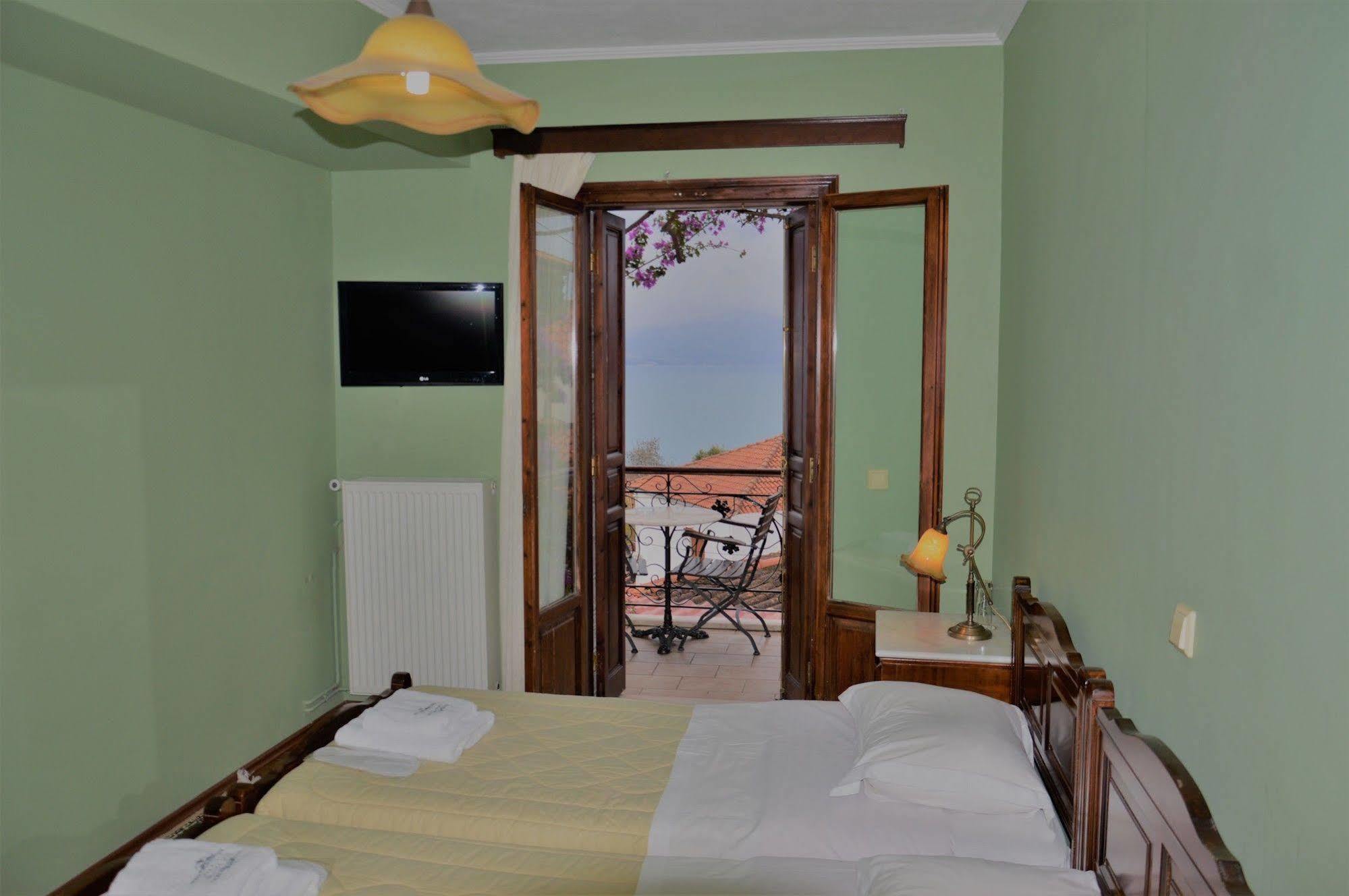 Ilion Hotel Nafpaktos Exterior photo